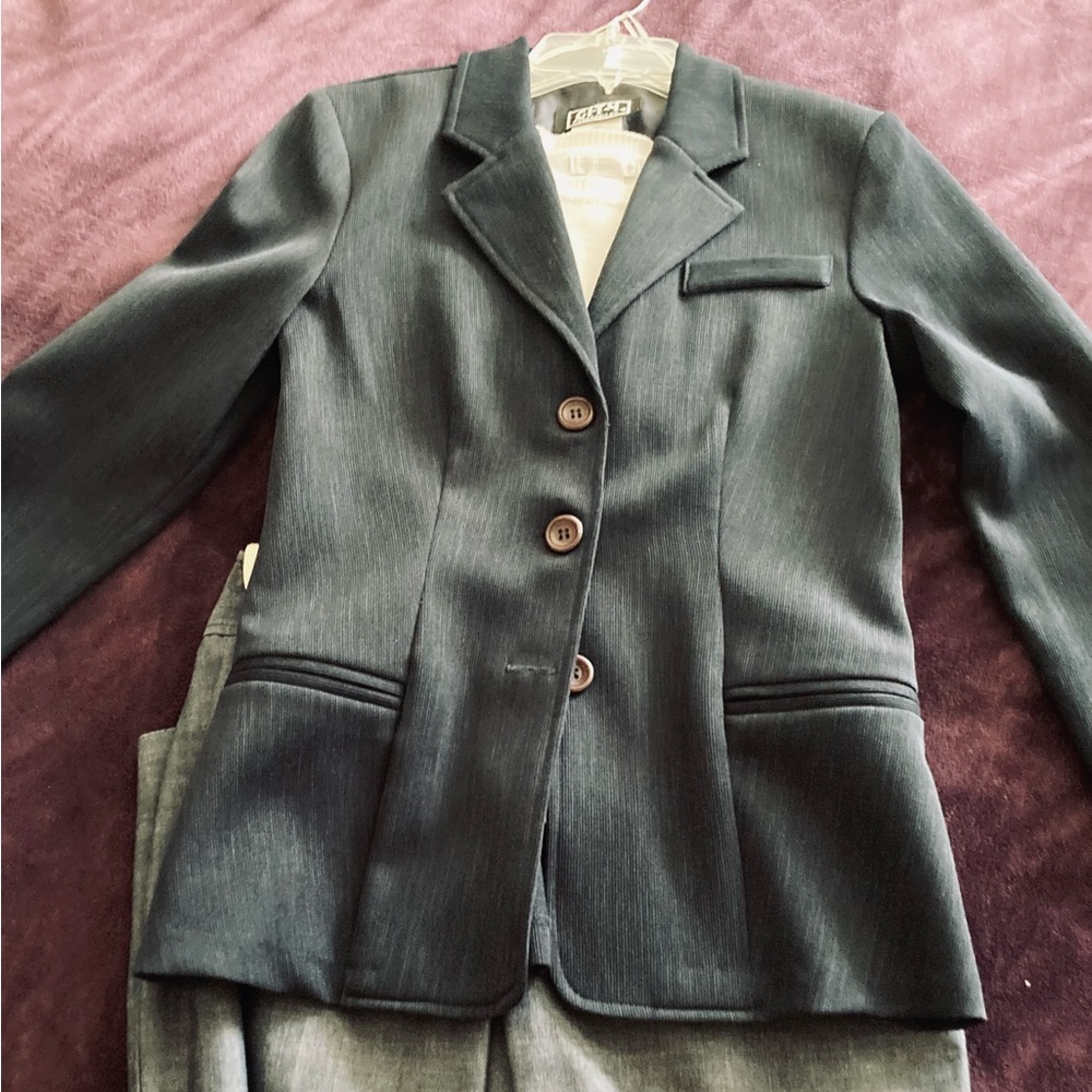 Blazer - Picture 4 of 4